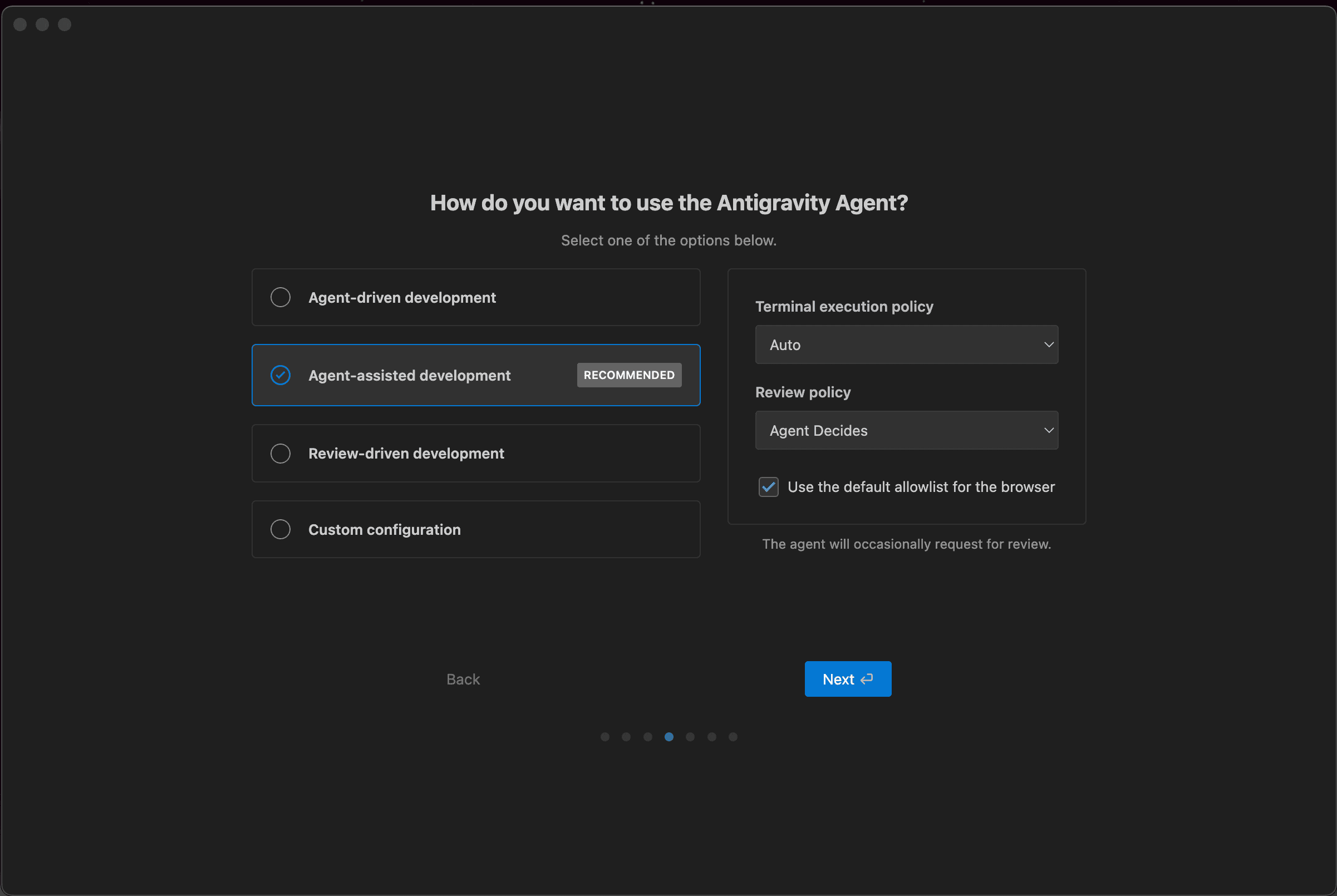 Google Antigravity Agent 模式選擇畫面，提供 Agent-driven、Agent-assisted、Review-driven、Custom configuration 四種開發模式